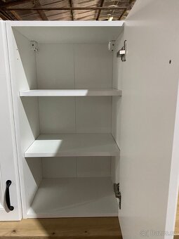 Moderní kuchyňská linka bez spotřebiči - 6