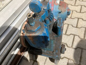 Starý historický kompresor s motorem ČKD - 6