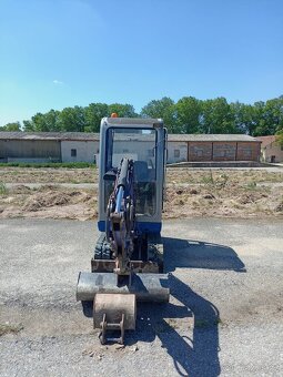 Minibagr HITACHI - 6