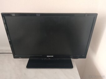Macbook a malá tv Sencor - 6