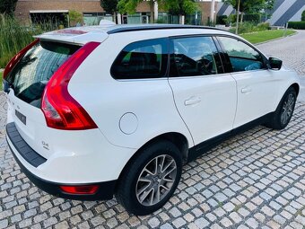 Volvo XC60 2.4D 5VÁLEC 4x4 AUT VÝHŘEV SERVISKA Bi XENONY - 6