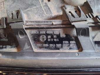 Přední pravé světlo X3 E83 D2S+ H7 XENON - 6