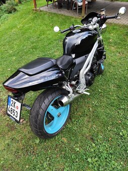 Motocykl Triumph speed triple 955i - 6