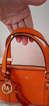 Krásná kožená kabelka Michael Kors - 6