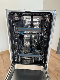 Úzká vestavná myčka Electrolux EES42210L – 45 cm, plně funkč - 6
