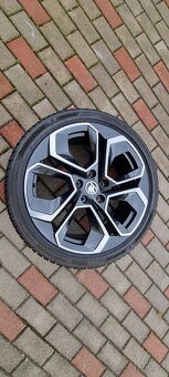 Alu kola 5x112 R19" zimní pneu - Octavia 4 - 6