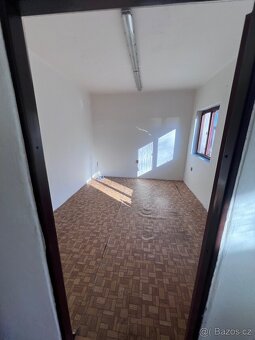 Pronájem budovy Klecany u Prahy - 6