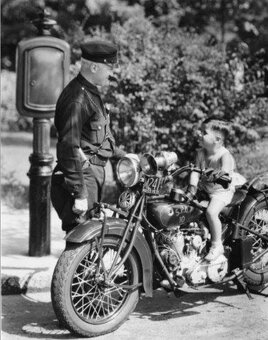 Siréna Indian , Henderson , Harley-Davidson - 6