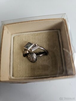 Pozůstalost šperky porcelan hodiny. Anfora.atd. - 6