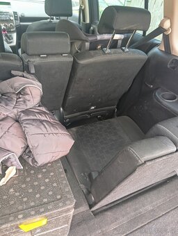 Prodám Mazda 5 -7mist 2.0tdi - 6