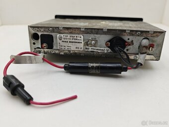 Staré autorádio do veterána Tesla. - 6