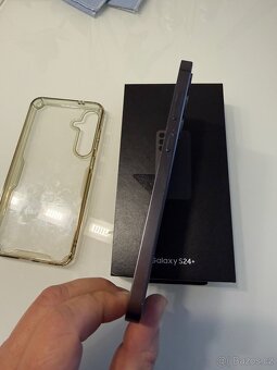 Samsung galaxy S24+ - 6