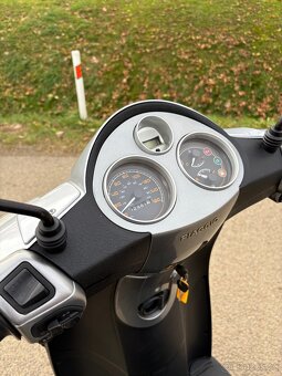 Piaggio Carnaby 200 - 6