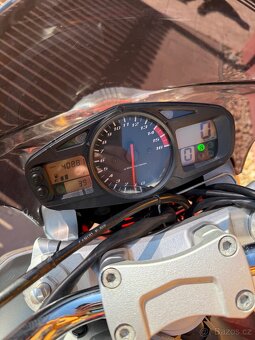 Suzuki GSR 600 - 6