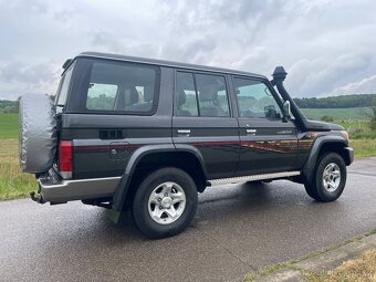 Toyota Land Cruiser GRJ 76 - 6