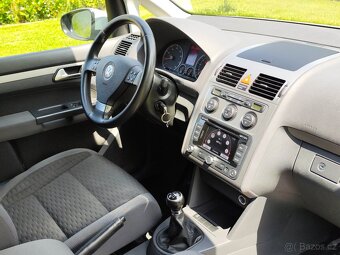 Volkswagen Touran 1.4TSi 2010 zánovní STK - levně - 6
