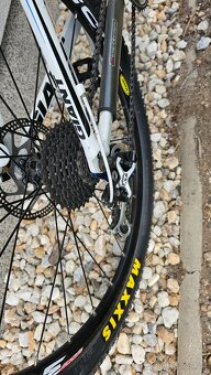 Horské kolo Giant - 6