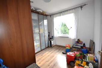 Prodej zrekonstruovaného bytu se zahradou, chatkou a garáží - 6