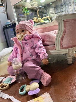 Realistická Reborm panenka v zimní bundičce - 6