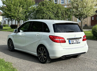Mercedes - Benz B 180, Edition Black & White, atraktivní vůz - 6