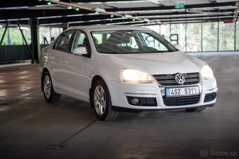 Volkswagen Jetta, 1.6 benzín 75 kw - TOP STAV - 6