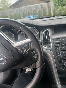Opel cascada 1,4 - 6
