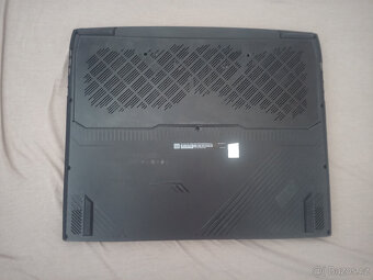 MSI Titan GT77 12UHS na dily - 6