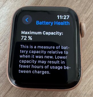Apple Watch SE 40mm Gold Aluminum + Starlight Sport Band - 6