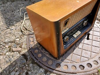 starsi drevene radio tesla 424 A Gavota - 6