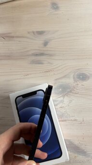 iPhone 12 128 GB v modré barvě - 6