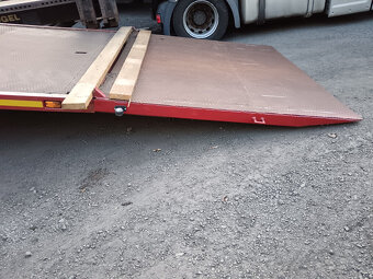 DAF XF 105.460 PŘEPRAVNÍK STROJŮ A VOZIDEL -14 T - - 6