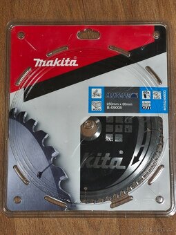 Prodám pilový kotouč na dřevo Makita B-09008 MAKBLADE, 250x3 - 6