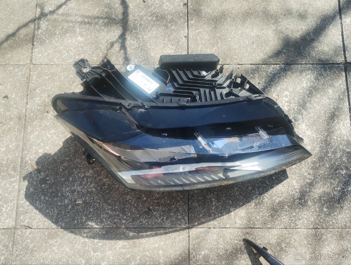 Peugeot 308 P5 t10 plast nárazníku - 7