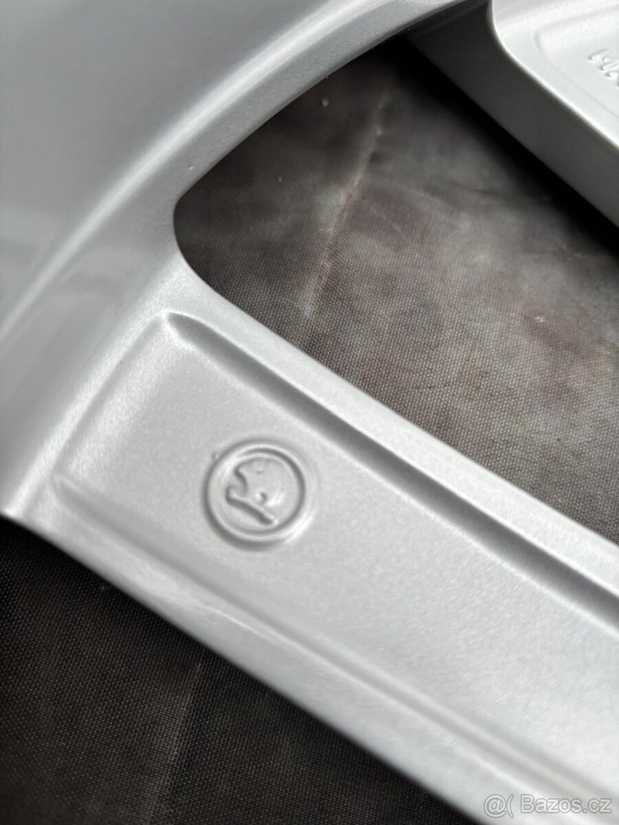 Zimní originální sada alu Škoda Superb 235/45R18 - 7