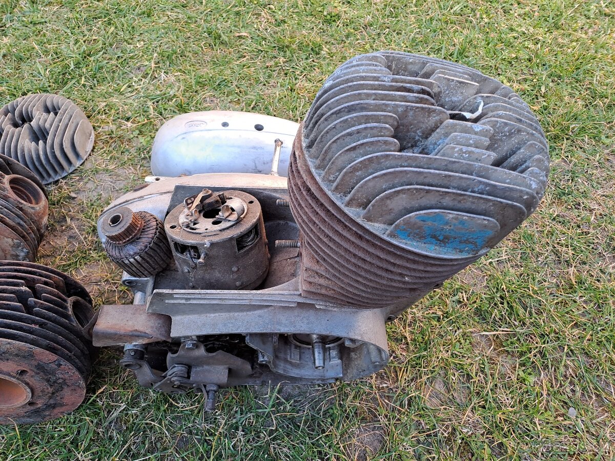 Motory, valce, hlava jawa 250 panelka - 7