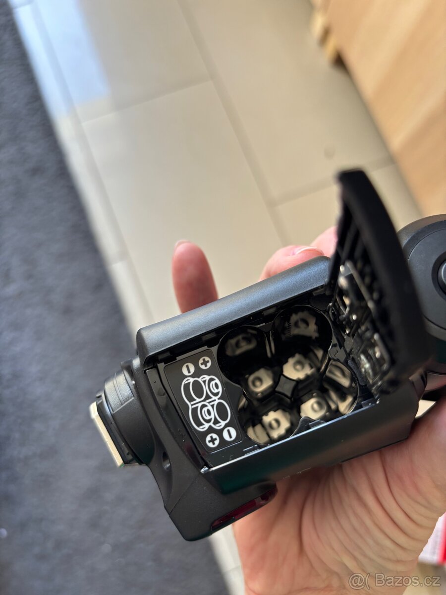 Blesk Canon speedlite 430EX II - 7