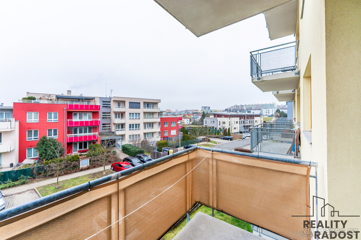 Prodej bytu 1+kk s balkonem, sklepní kójí a parkováním – Pra - 7