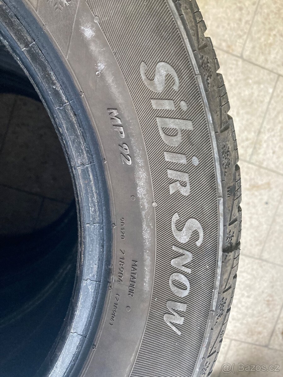 Prodám zimní pneu Matador 205/60/16 - 7