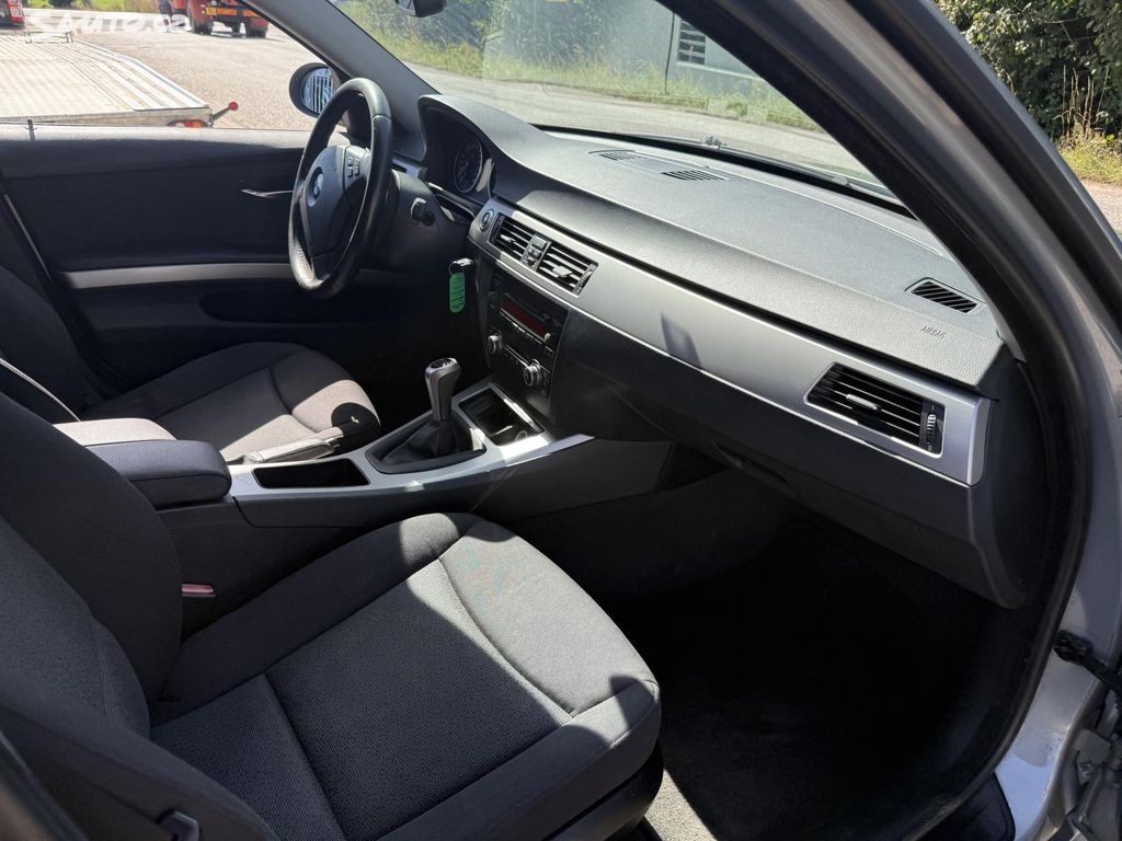 Bmw 320i Touring - 7