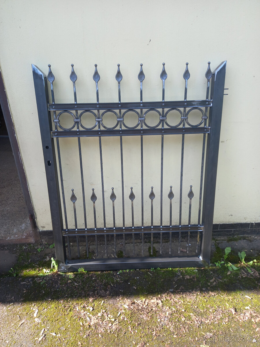 Samonosná kovaná pojezdová brána - 7