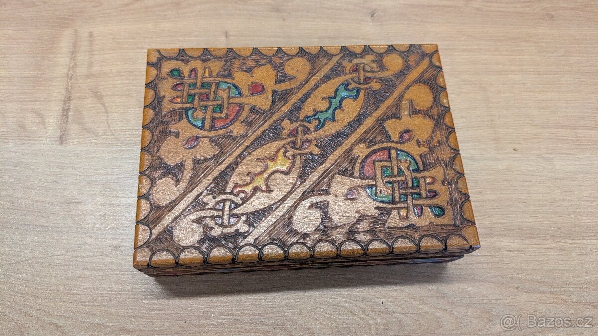 Několik dřevěných krabiček - 7