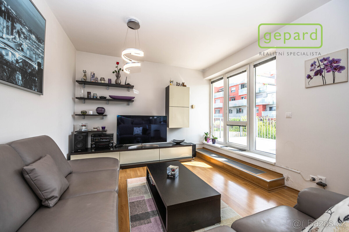 Prostorný a moderní byt 3+kk( 80 m2) s velkou terasou (36 m2 - 7