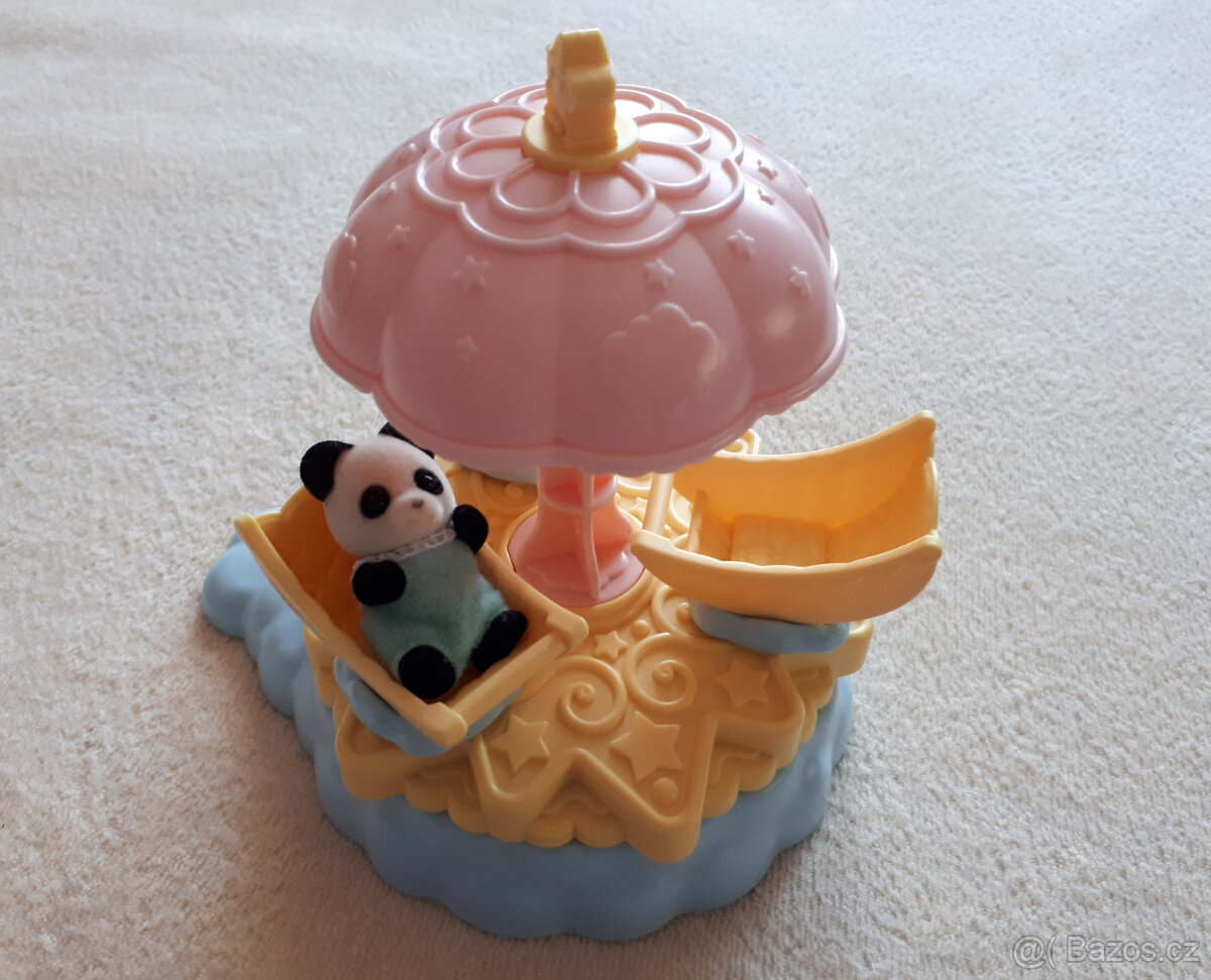 Sylvanian Families Carousel - kolotoč - 3 figurky - 7