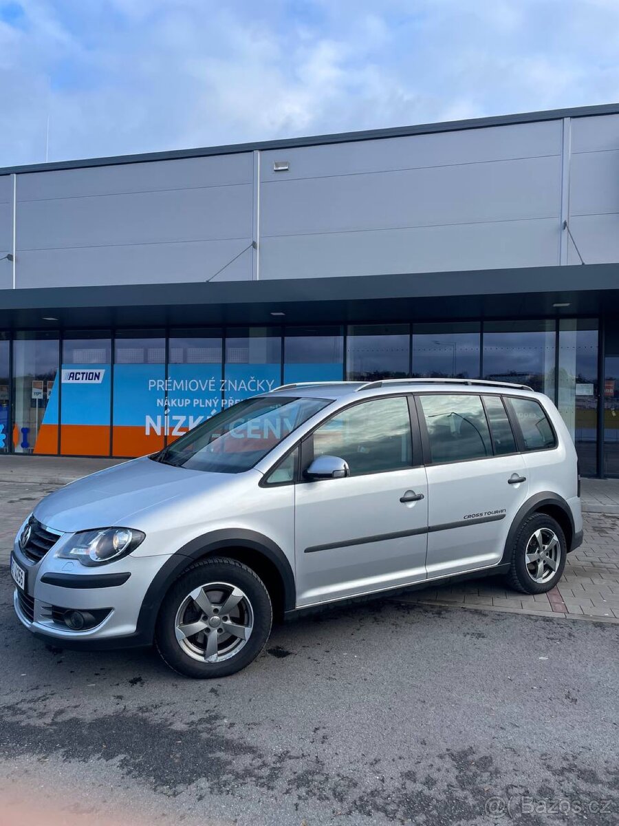 Touran Cross - 7