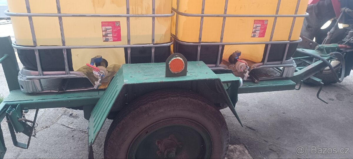 Valník s IBC nádržemi - 7