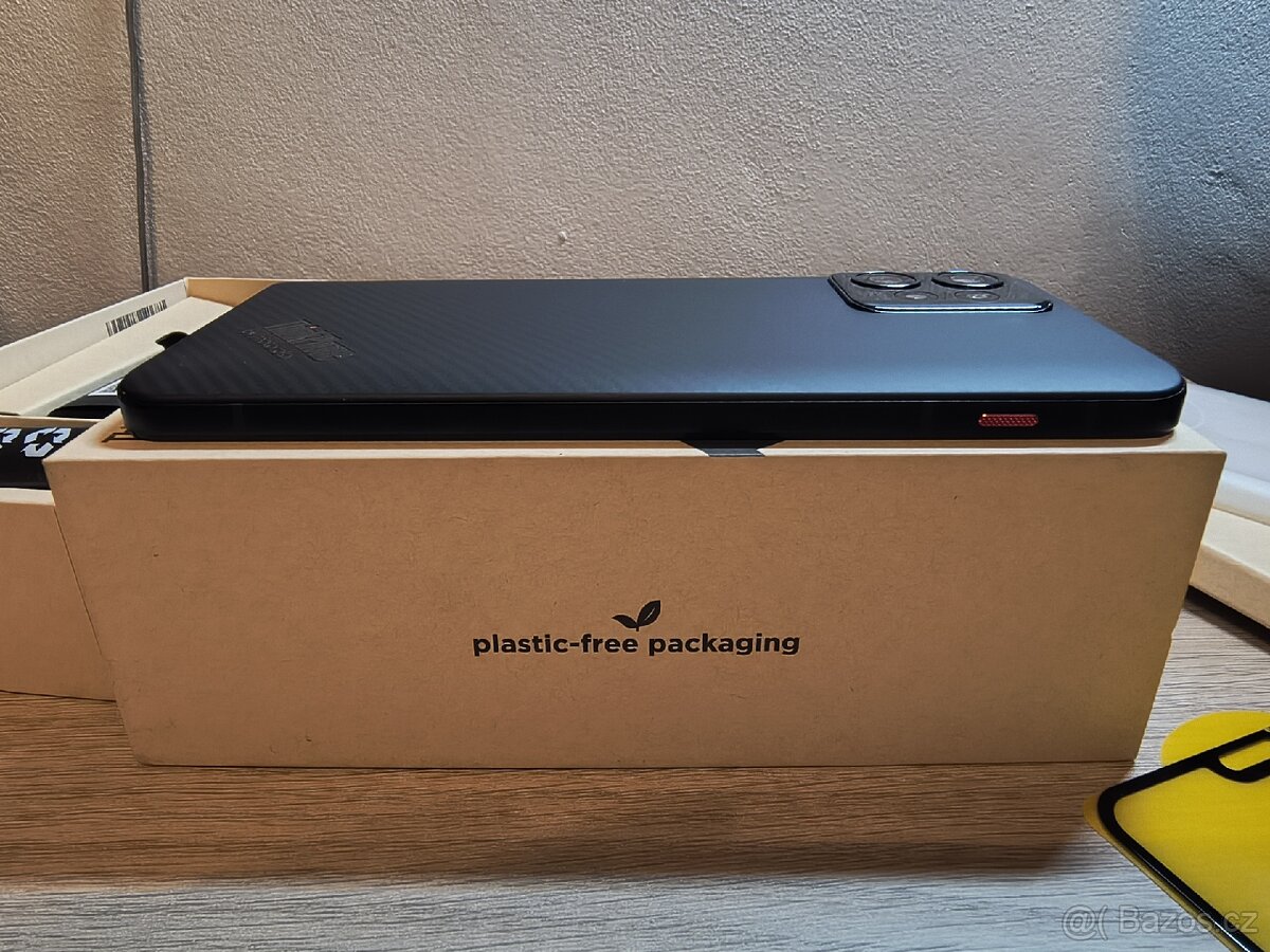 Motorola ThinkPhone Carbon Black - 7