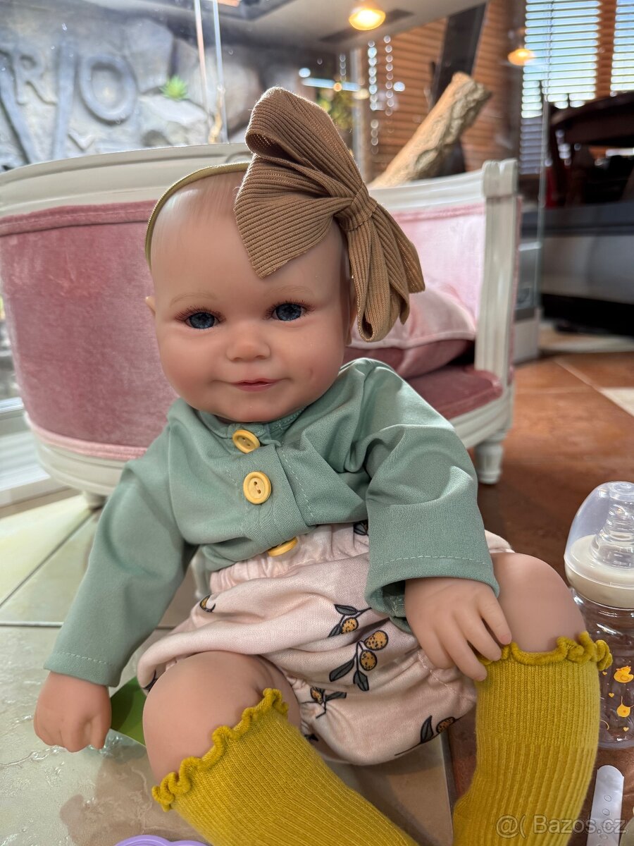 REALISTICKÁ PANENKA S ČELENKOU N.O.V.Á. - 7