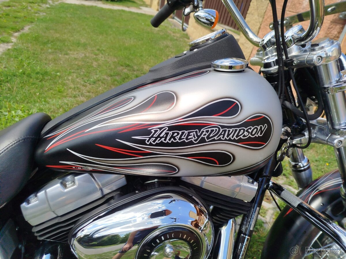 Harley Davidson Dyna Street Bob - 7