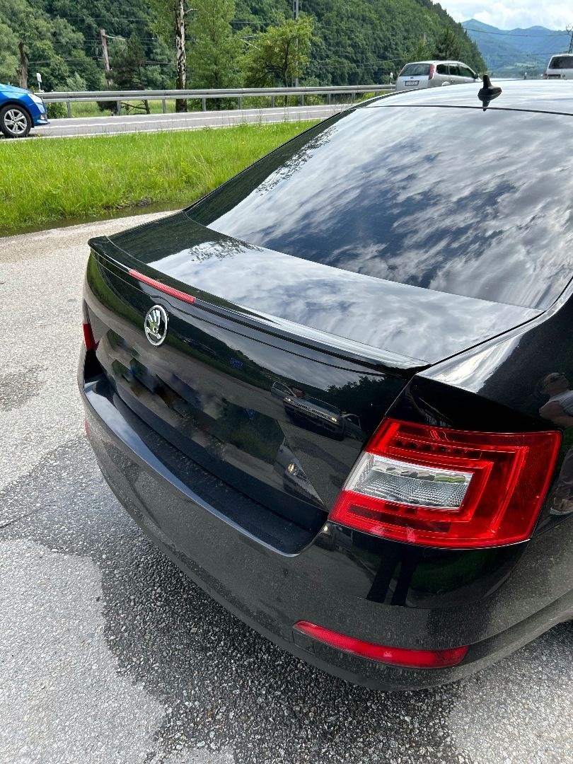 SKODA OCTAVIA 3 spoiler kridlo lipko na kufor - 7