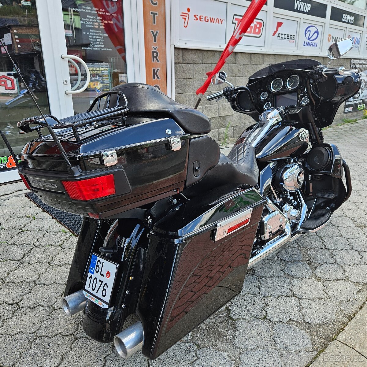 Harley-Davidson FLHTCU Electra Glide Ultra Classic - 7